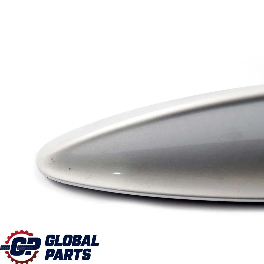 Vuoto Alloggiamento Esterna Tetto Antenna Titansilber Argento per BMW E65 con numero di parte 6927820 BMW E65 Vuoto Alloggiamento Esterna Tetto Antenna Titansilber Argento - SKU 6927820-TS - Numero di parte 6927820