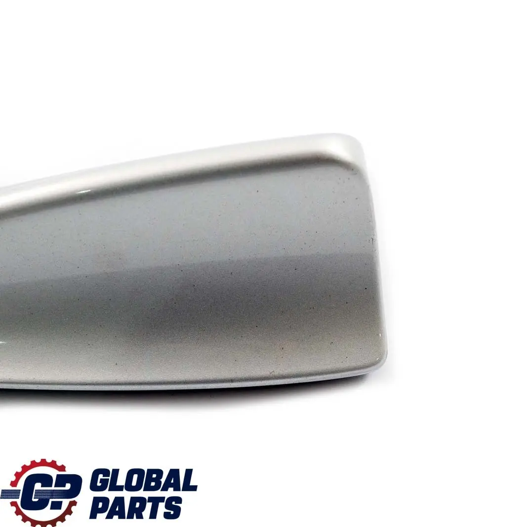 Vuoto Alloggiamento Esterna Tetto Antenna Titansilber Argento per BMW E65 con numero di parte 6927820 BMW E65 Vuoto Alloggiamento Esterna Tetto Antenna Titansilber Argento - SKU 6927820-TS - Numero di parte 6927820