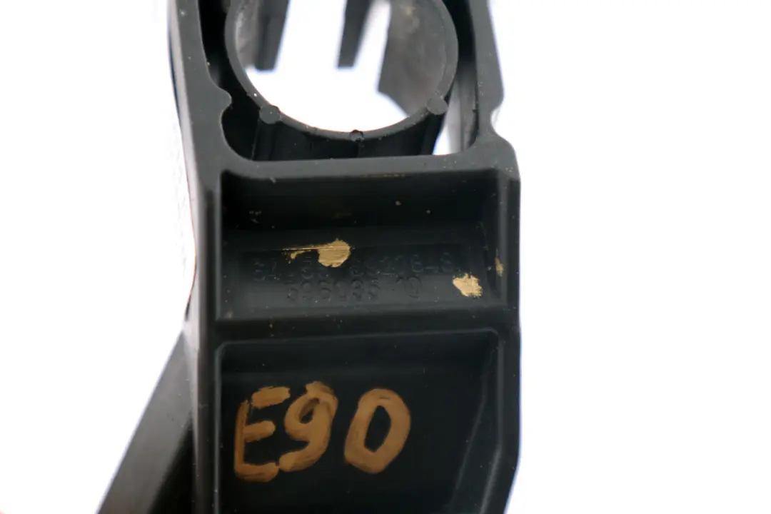 Bracket Suction Pipe Airconditioner to BMW 1 3 Series E81 E87 E90 E91 with Part number 6927848 BMW 1 3 Series E81 E87 E90 E91 Bracket Suction Pipe Airconditioner - SKU 6927848 - Part number 6927848