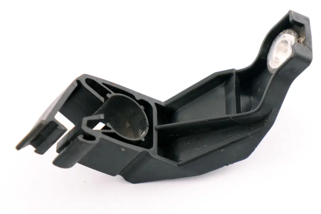 Bracket Suction Pipe Airconditioner to BMW 1 3 Series E81 E87 E90 E91 with Part number 6927848 BMW 1 3 Series E81 E87 E90 E91 Bracket Suction Pipe Airconditioner - SKU 6927848 - Part number 6927848