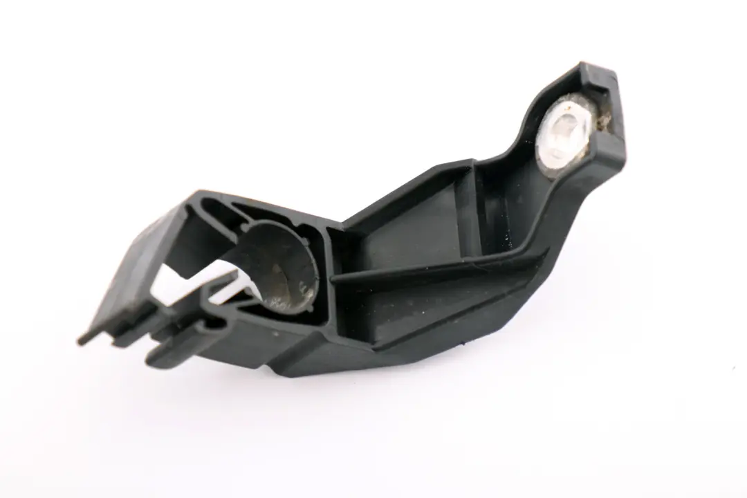 Bracket Suction Pipe Airconditioner to BMW 1 3 Series E81 E87 E90 E91 with Part number 6927848 BMW 1 3 Series E81 E87 E90 E91 Bracket Suction Pipe Airconditioner - SKU 6927848 - Part number 6927848