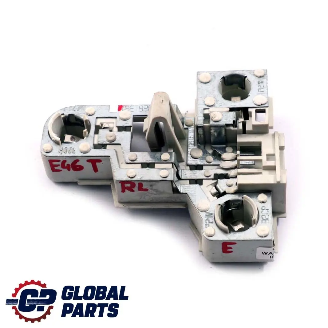 Lampenträger Links Für Blinker Weiss für BMW 3 er E46 mit Teilenummer 6928381 BMW 3 er E46 Lampenträger Links Für Blinker Weiss - SKU 6928381 - Teilenummer 6928381
