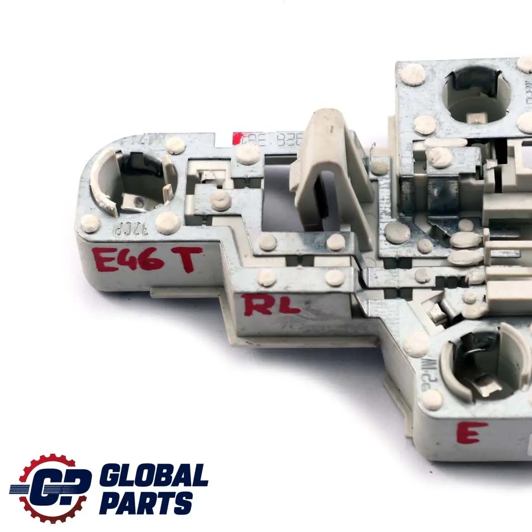 Bombilla Izquierda Portador Blanco Tapa Intermitente para BMW E46 Touring con número de pieza 6928381 BMW E46 Touring Bombilla Izquierda Portador Blanco Tapa Intermitente - SKU 6928381 - Número de pieza 6928381
