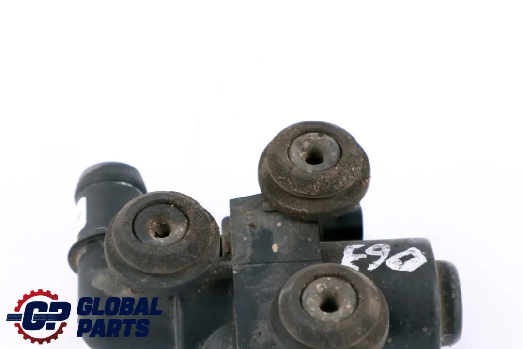 Valvula Bomba Control Calentador Agua para BMW X3 E90 E83 E70 LCI con número de pieza 6928495 BMW X3 E90 E83 E70 LCI Valvula Bomba Control Calentador Agua - SKU 6928495 - Número de pieza 6928495