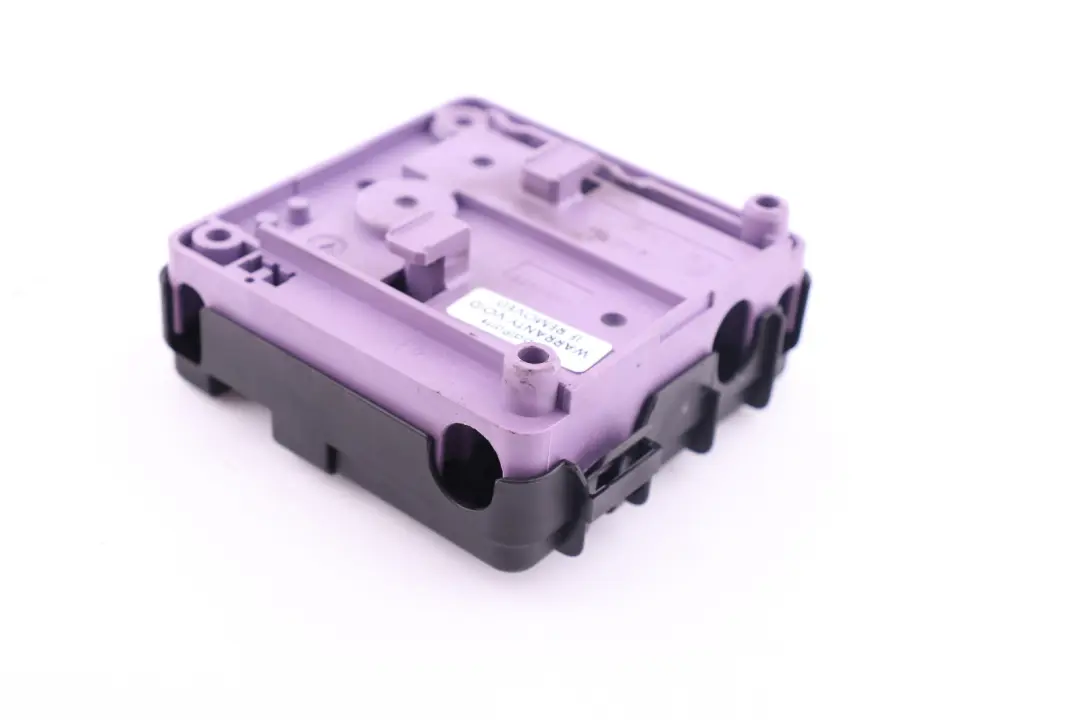 Puszka Akumulatora Klemy Plus Dodatni Biegun do BMW X3 E83 o numerze 61136928944 BMW X3 E83 Puszka Akumulatora Klemy Plus Dodatni Biegun - SKU 6928944 - Numer Części 61136928944