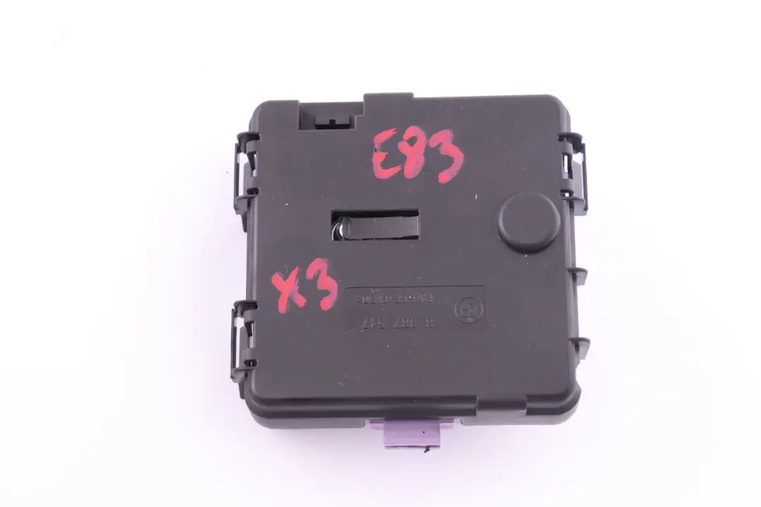 Puszka Akumulatora Klemy Plus Dodatni Biegun do BMW X3 E83 o numerze 61136928944 BMW X3 E83 Puszka Akumulatora Klemy Plus Dodatni Biegun - SKU 6928944 - Numer Części 61136928944