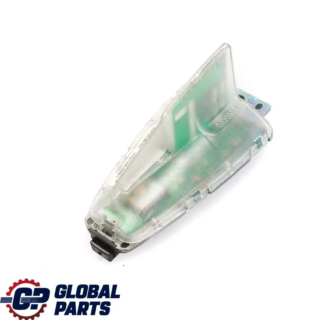 Roof Antenna Aerial Shark DAB 6959146 to BMW 1 3 4 Series E82 E90 E92 F30 F32 with Part number 6929346 BMW 1 3 4 Series E82 E90 E92 F30 F32 Roof Antenna Aerial Shark DAB 6959146 - SKU 6929346-1 - Part number 6929346