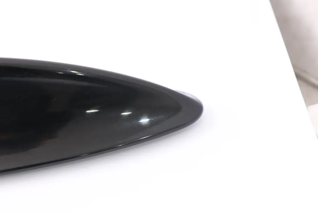 Empty Housing Exterior Cover Roof Antenna Shark Black Sapphire to BMW 5 Series E61 with Part number 6929373 BMW 5 Series E61 Empty Housing Exterior Cover Roof Antenna Shark Black Sapphire - SKU 6929373-BS - Part number 6929373