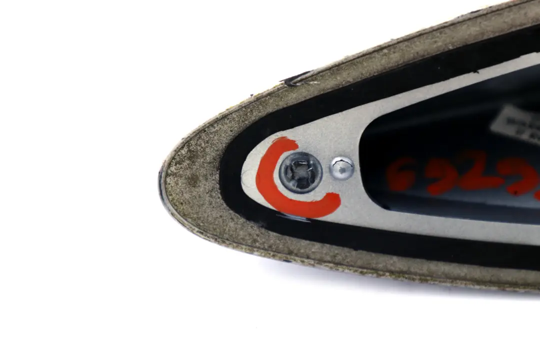 Rekin obudowa anteny titansilber 354 do BMW E61 o numerze 6929373 BMW E61 Rekin obudowa anteny titansilber 354 - SKU 6929373-TS - Numer Części 6929373