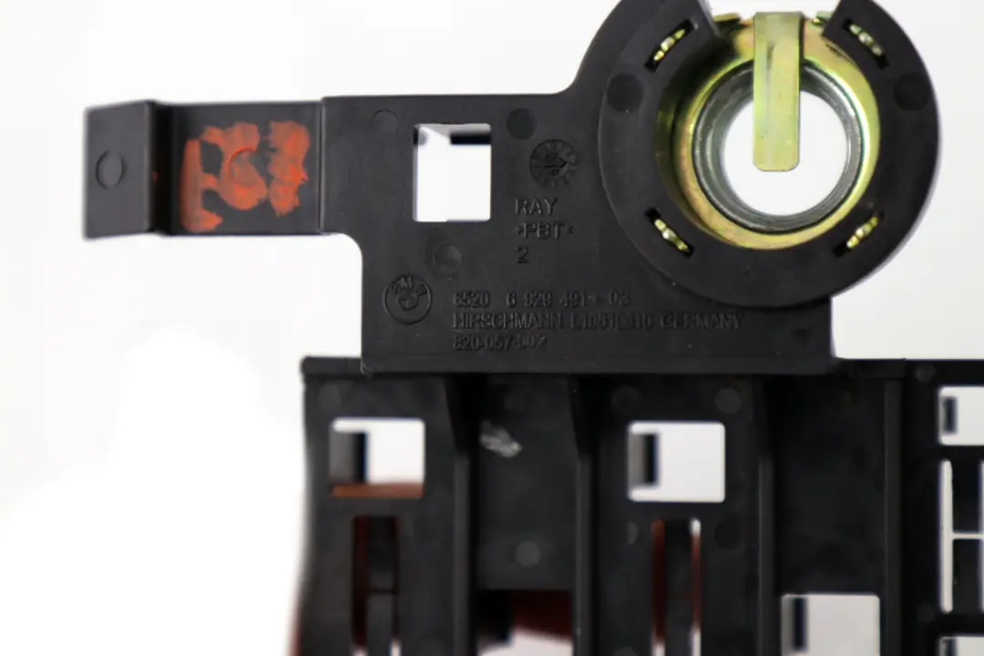 Support d'antenne BMW E81 E87 Support de base pour antenne toit arrière pour à propos du numéro de pièce 6929491 Support d'antenne BMW E81 E87 Support de base pour antenne toit arrière - SKU 6929491 - Numéro de pièce 6929491