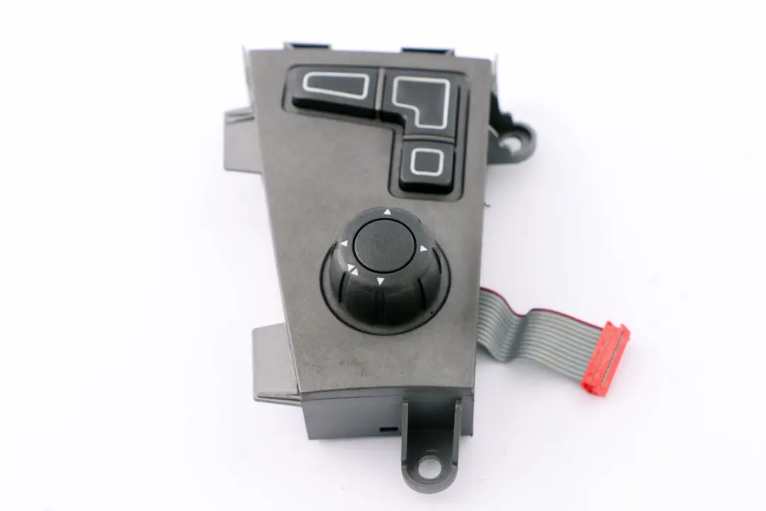 Interruttore Regolazione Sedile Anteriore Sinistra per BMW E65 E66 con numero di parte 6930027 BMW E65 E66 Interruttore Regolazione Sedile Anteriore Sinistra - SKU 6930027 - Numero di parte 6930027