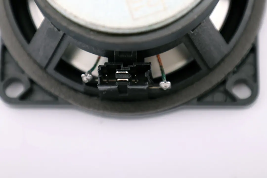 TOP-HIFI Mid-Range Loudspeaker LOGIC7 L7 to BMW E87 E90 E91 E92 with Part number 6930903 BMW E87 E90 E91 E92 TOP-HIFI Mid-Range Loudspeaker LOGIC7 L7 - SKU 6930903 - Part number 6930903