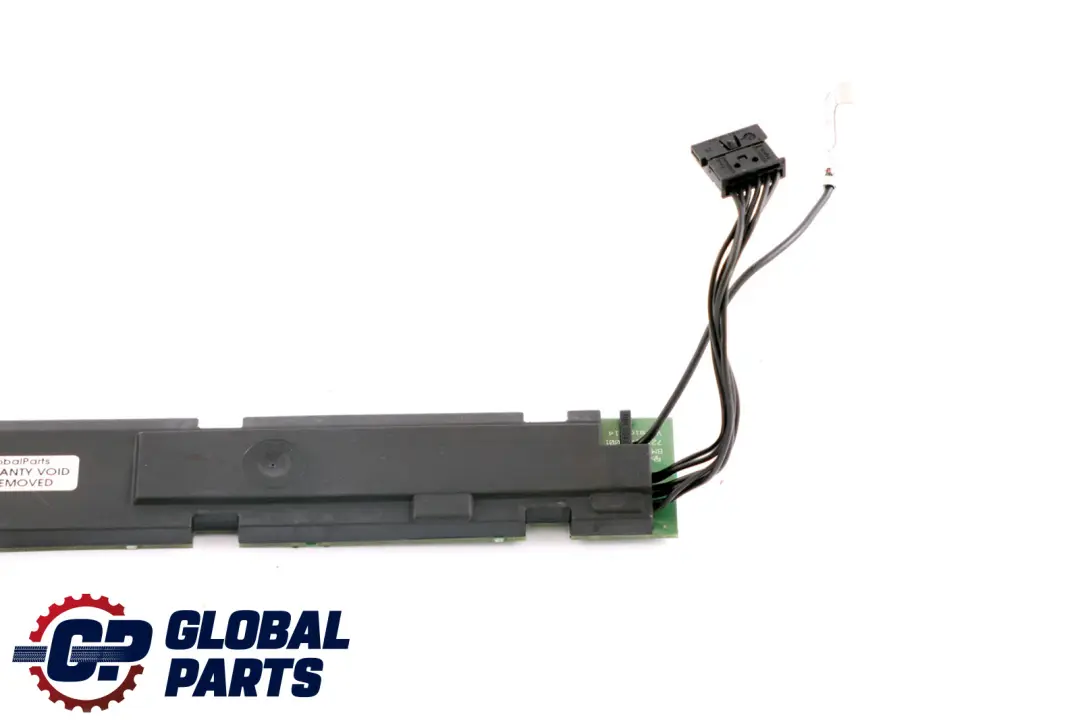 Wzmacniacz Antenowy Anteny Diversity do BMW E60 o numerze 6931718 BMW E60 Wzmacniacz Antenowy Anteny Diversity - SKU 6931718 - Numer Części 6931718