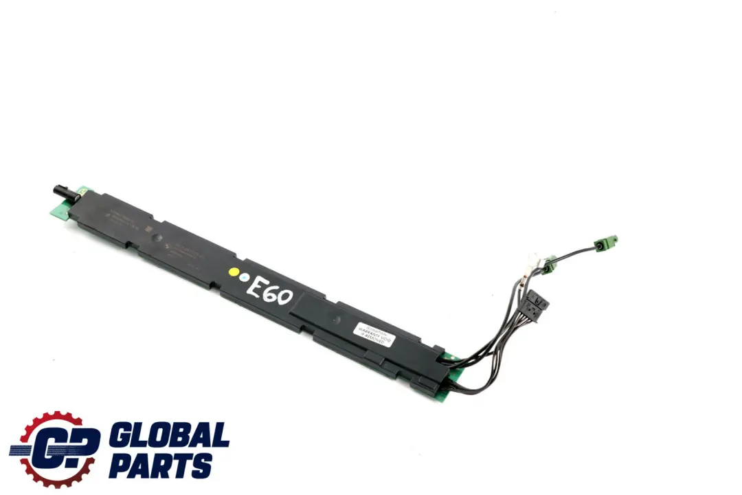 Diversity Antenna Amplifier TV 868 MHz 6988058 to BMW 5 Series E60 with Part number 6931721 BMW 5 Series E60 Diversity Antenna Amplifier TV 868 MHz 6988058 - SKU 6931721 - Part number 6931721