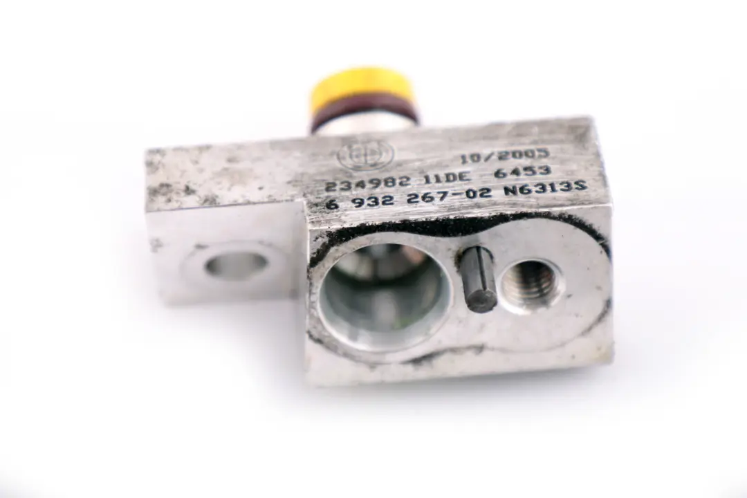 Adaptador de Tubo Presion del Condensador Compresor para BMW E60 M5 E63 M6 con número de pieza 6932267 BMW E60 M5 E63 M6 Adaptador de Tubo Presion del Condensador Compresor - SKU 6932267 - Número de pieza 6932267