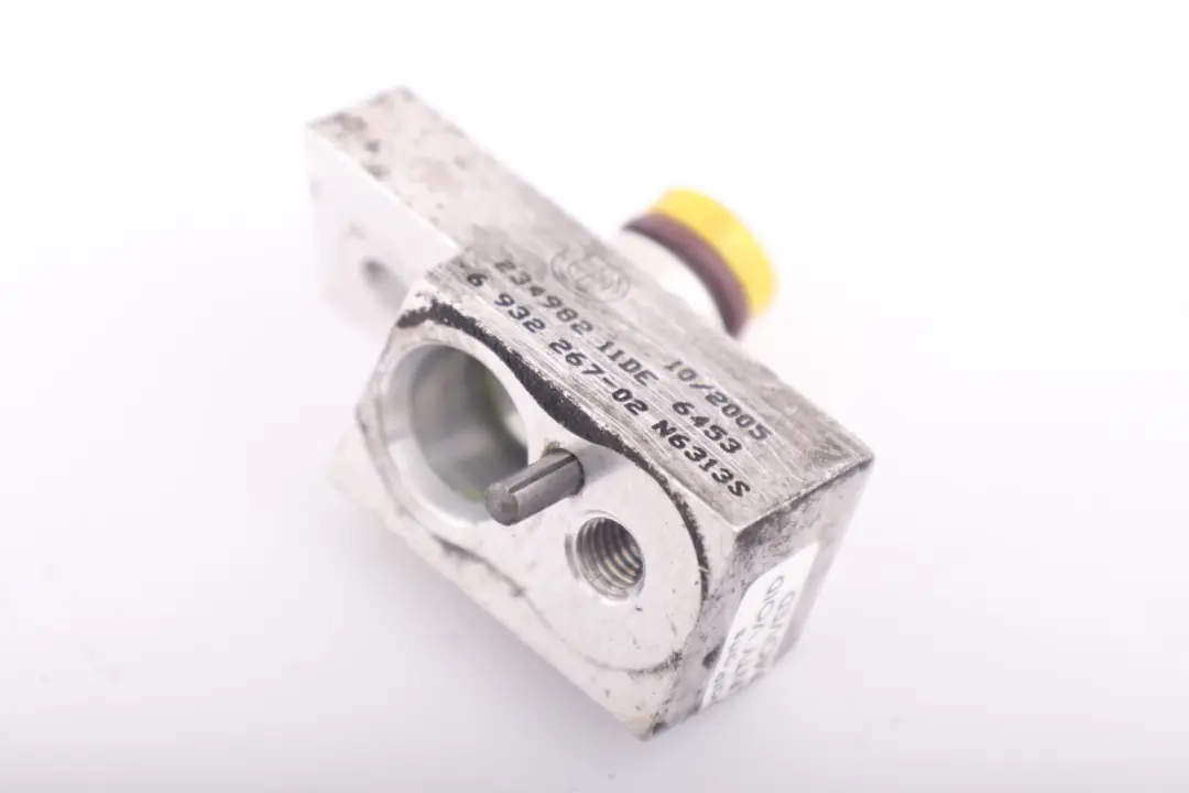 Adapter ciśnienia chłodnicy sprężarki do BMW E60 M5 o numerze 6932267 BMW E60 M5 Adapter ciśnienia chłodnicy sprężarki - SKU 6932267 - Numer Części 6932267