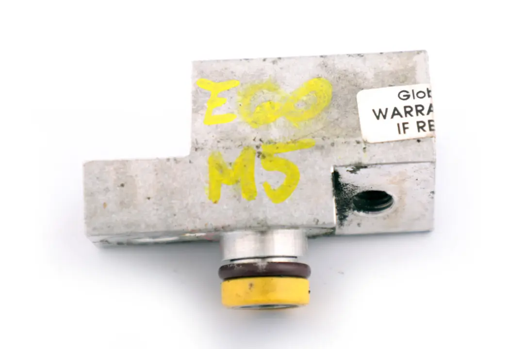 Adapter ciśnienia chłodnicy sprężarki do BMW E60 M5 o numerze 6932267 BMW E60 M5 Adapter ciśnienia chłodnicy sprężarki - SKU 6932267 - Numer Części 6932267