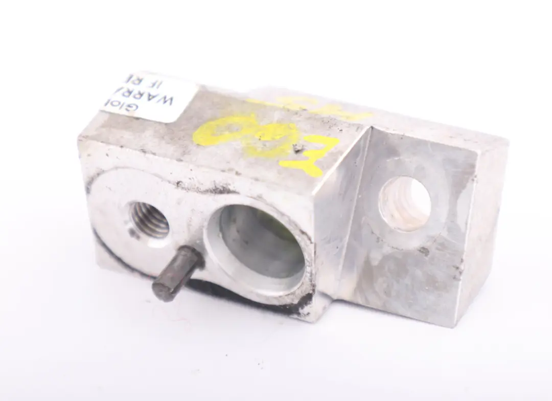 Adattatore Tubo di Pressione 6453 per BMW E60 M5 E63 M6 con numero di parte 6932267 BMW E60 M5 E63 M6 Adattatore Tubo di Pressione 6453 - SKU 6932267 - Numero di parte 6932267