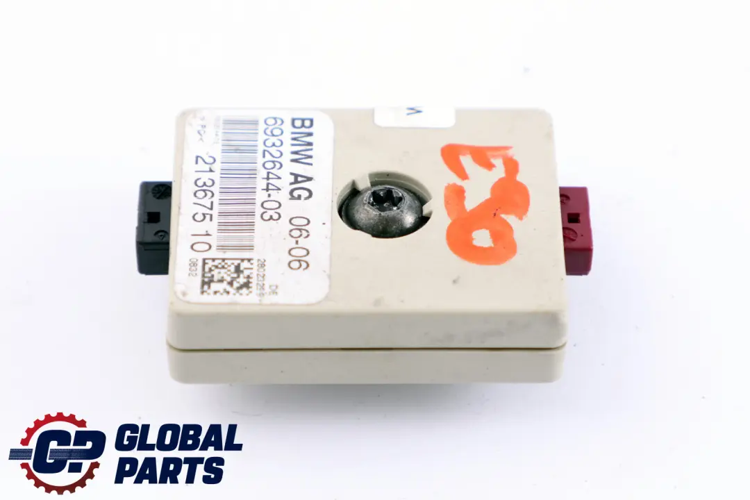 Filtre Antenne 6520 pour BMW E60 E71 E90 E92 à propos du numéro de pièce 65206932644 BMW E60 E71 E90 E92 Filtre Antenne 6520 - SKU 6932644 - Numéro de pièce 65206932644