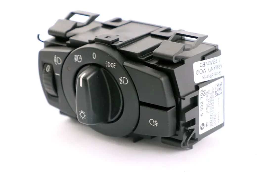 Faro elemento di controllo interruttore luce per BMW X1 E81 E87 E90 con numero di parte 6932793 BMW X1 E81 E87 E90 Faro elemento di controllo interruttore luce - SKU 6932793 - Numero di parte 6932793
