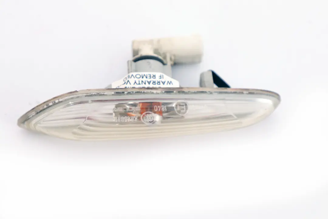 Luci Di Segnalazione Supplementari Destra 63137253325 per BMW E90 E91 E92 E93 con numero di parte 63136932997 BMW E90 E91 E92 E93 Luci Di Segnalazione Supplementari Destra 63137253325 - SKU 6932997-1 - Numero di parte 63136932997