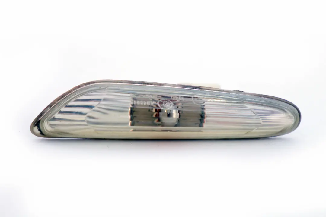 Zusatz Blinker Leuchte Links für BMW E81 E82 E87 E88 mit Teilenummer 6932997 BMW E81 E82 E87 E88 Zusatz Blinker Leuchte Links - SKU 6932997 - Teilenummer 6932997
