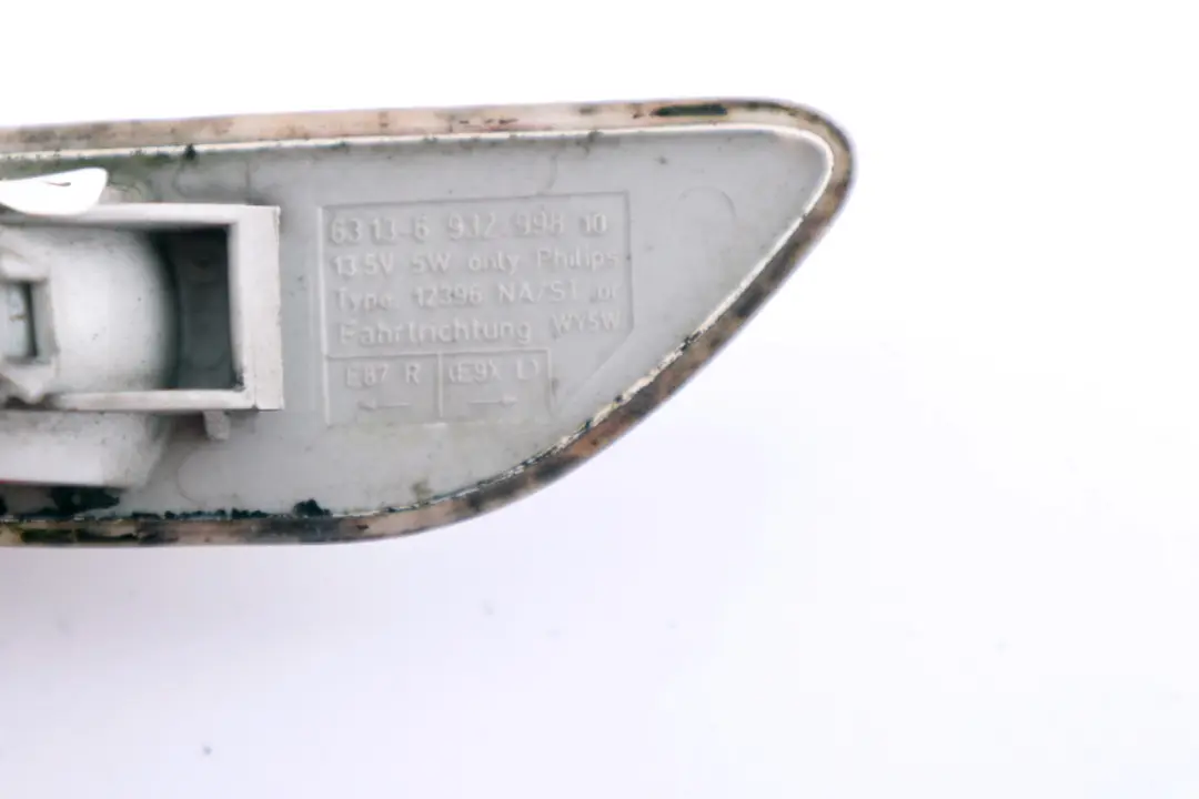 Indicatore Di Direzione Aggiuntivo Destro per BMW E81 E82 E87 E88 con numero di parte 6932998 BMW E81 E82 E87 E88 Indicatore Di Direzione Aggiuntivo Destro - SKU 6932998-1 - Numero di parte 6932998