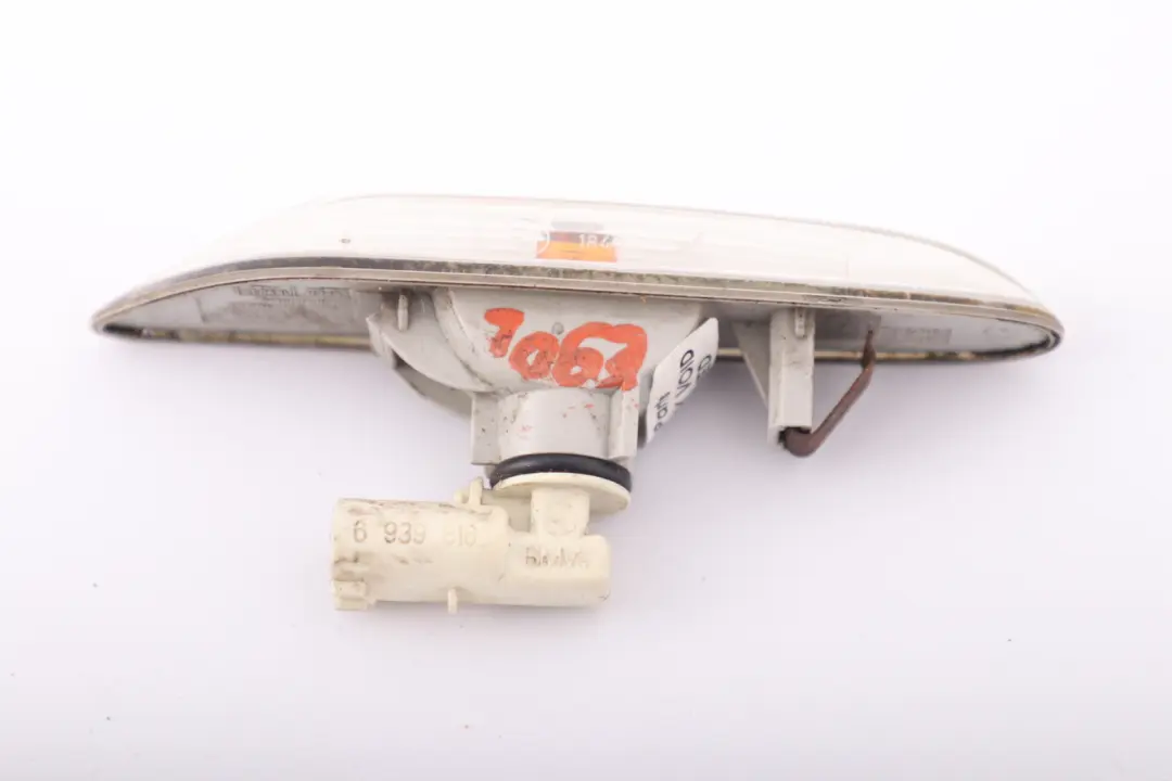 Luz Indicadora De Giro Adicional Izquierda para BMW E90 E91 E92 E93 con número de pieza 6932998 BMW E90 E91 E92 E93 Luz Indicadora De Giro Adicional Izquierda - SKU 6932998 - Número de pieza 6932998