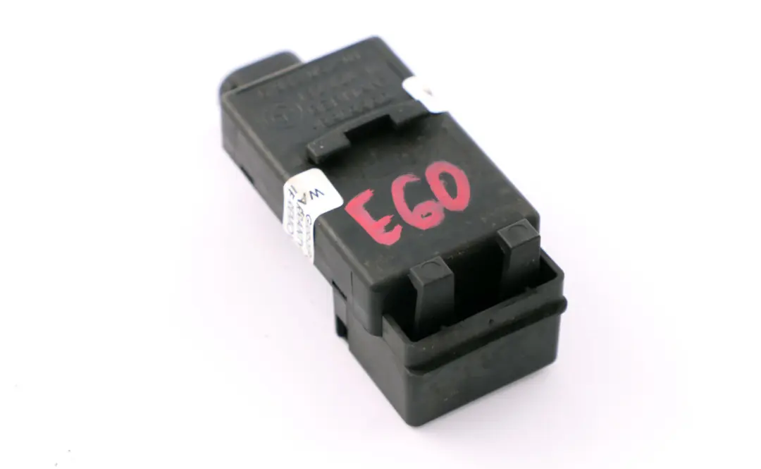 Capteur De Contrôle De Recirculation D'air AUC pour BMW E60 E61 E63 E64 E65 E66 à propos du numéro de pièce 6933052 BMW E60 E61 E63 E64 E65 E66 Capteur De Contrôle De Recirculation D'air AUC - SKU 6933052 - Numéro de pièce 6933052