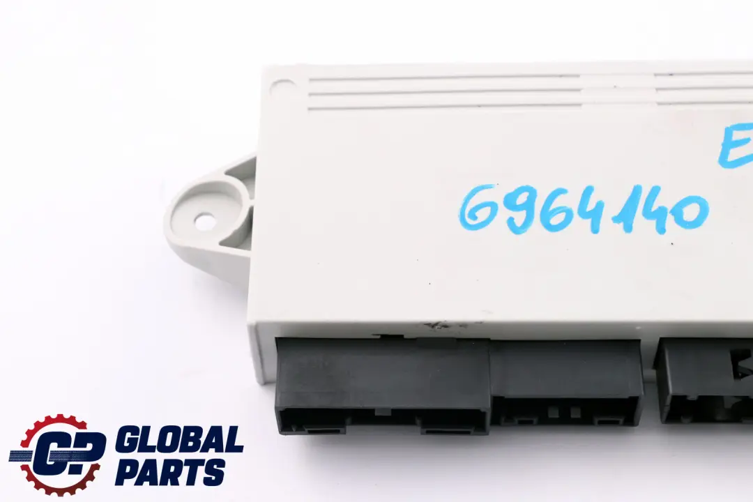Unité de contrôle porte arrière côté passager pour BMW E65 E66 à propos du numéro de pièce 6964140 BMW E65 E66 Unité de contrôle porte arrière côté passager - SKU 6933264 - Numéro de pièce 6964140