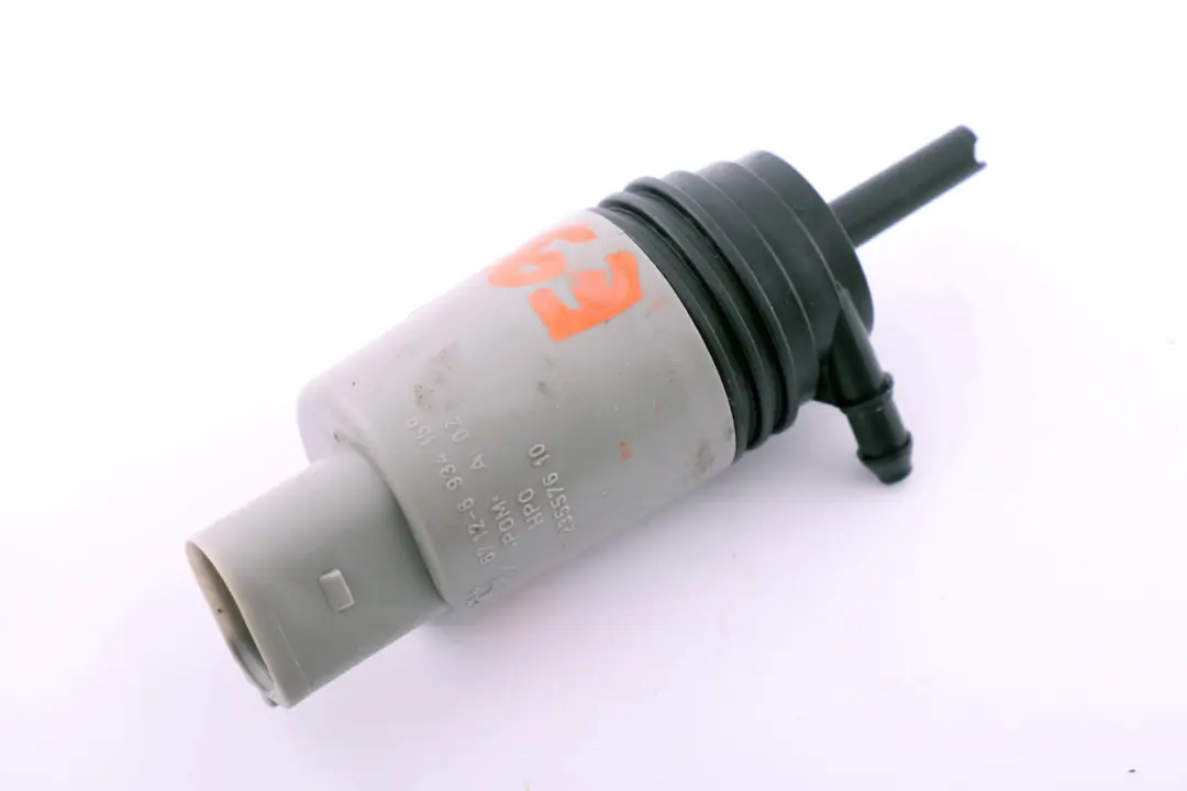 Pompka spryskiwaczy do BMW E60 E61 E81 E87 E90 F20 o numerze 6934159 BMW E60 E61 E81 E87 E90 F20 Pompka spryskiwaczy - SKU 6934159-2 - Numer Części 6934159