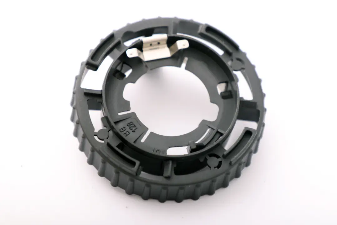 Anello Supporto Della Lampadina Allo Xeno 1300290120 per BMW E63 E64 Mini R50 R53 con numero di parte 6934755 BMW E63 E64 Mini R50 R53 Anello Supporto Della Lampadina Allo Xeno 1300290120 - SKU 6934755-1 - Numero di parte 6934755