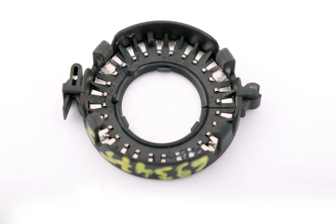 Pierścień Mocowanie Żarówki 161097 do BMW E63 E64 Mini R50 R53 o numerze 6934755 BMW E63 E64 Mini R50 R53 Pierścień Mocowanie Żarówki 161097 - SKU 6934755 - Numer Części 6934755
