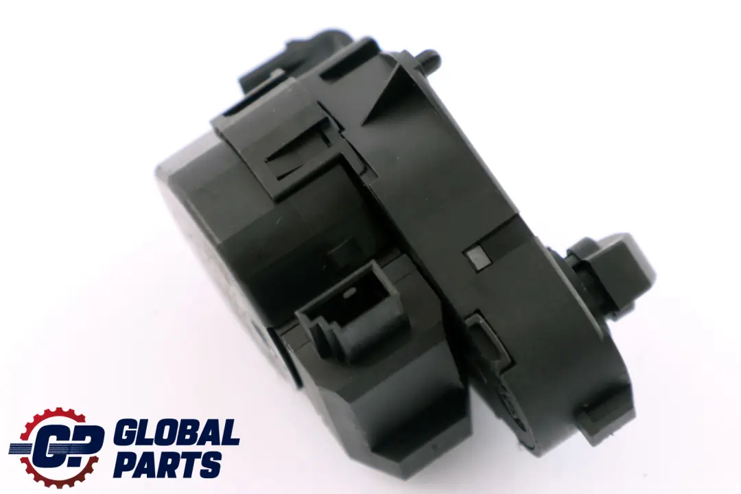 Calentador Soplador Aire Fresco Posicionador Accionamiento para BMW E46 con número de pieza 6934823 BMW E46 Calentador Soplador Aire Fresco Posicionador Accionamiento - SKU 6934823 - Número de pieza 6934823