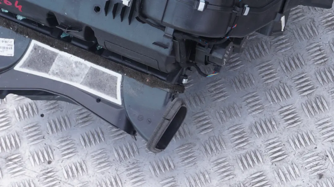 BMW 6 Series E63 E64 Heater Radiator Blower Matrix Air Box Complete Unit - SKU rhd-6934976 - Part number 6934976