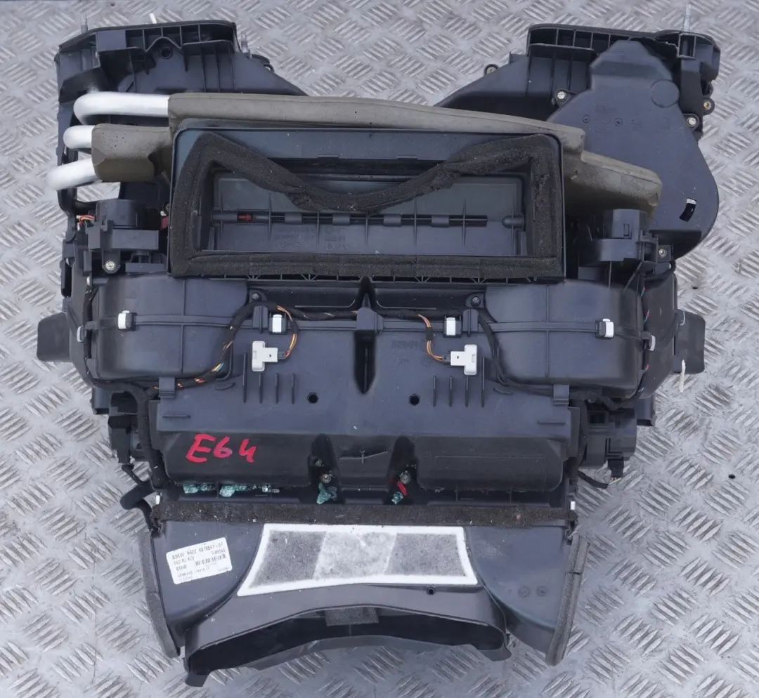Heater Radiator Blower Matrix Air Box Complete Unit to BMW 6 Series E63 E64 with Part number 6934976 BMW 6 Series E63 E64 Heater Radiator Blower Matrix Air Box Complete Unit - SKU rhd-6934976 - Part number 6934976
