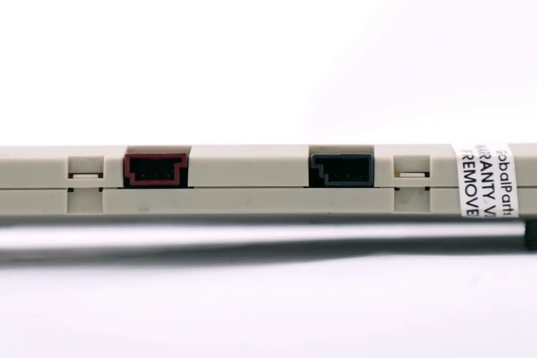 E64N LCI Aerial Antenna Amplifier Diversity Module to BMW E64 with Part number 9187673 BMW E64 E64N LCI Aerial Antenna Amplifier Diversity Module - SKU 6935047 - Part number 9187673