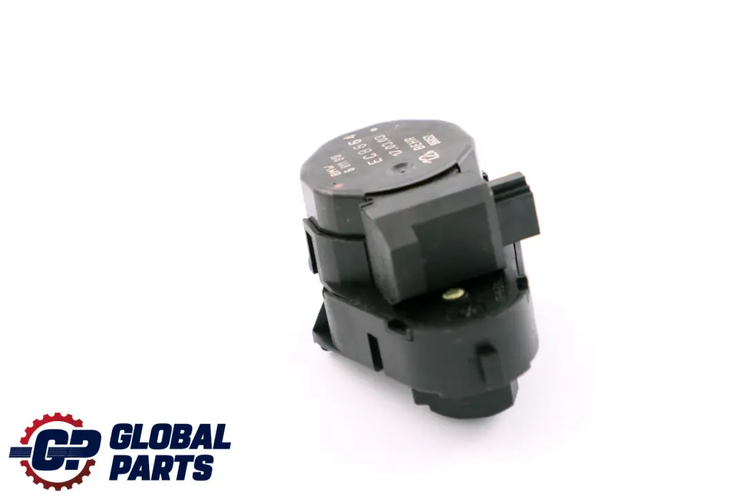 BMW E65 E66 E67 Flap De aire caliente derecho 12h Actuador - SKU 6935076 - Número de pieza 6935076