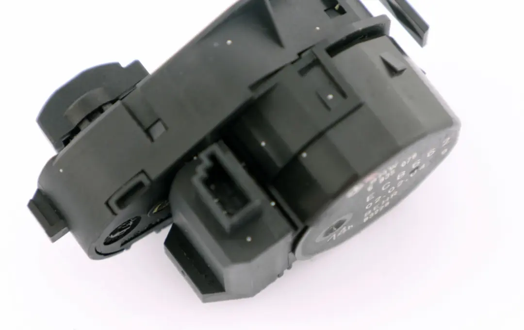 BMW E65 E66 E67 Chauffage Actionneur Positionnement Entraînement Volet Dégivrage - SKU 6935078 - Numéro de pièce 6935078