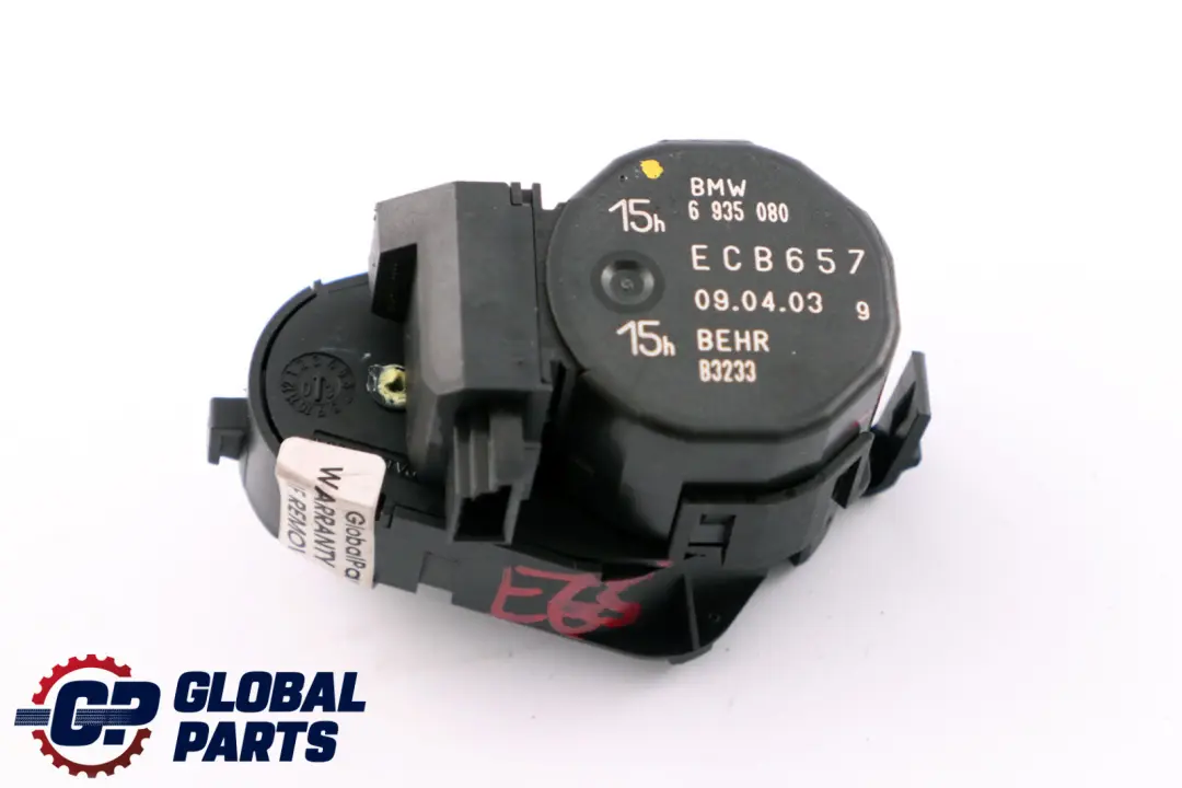 Actuateur Fussraumklappe a Gauche 15h 6411 pour BMW E65 E66 E67 à propos du numéro de pièce 6935080 BMW E65 E66 E67 Actuateur Fussraumklappe a Gauche 15h 6411 - SKU 6935080 - Numéro de pièce 6935080
