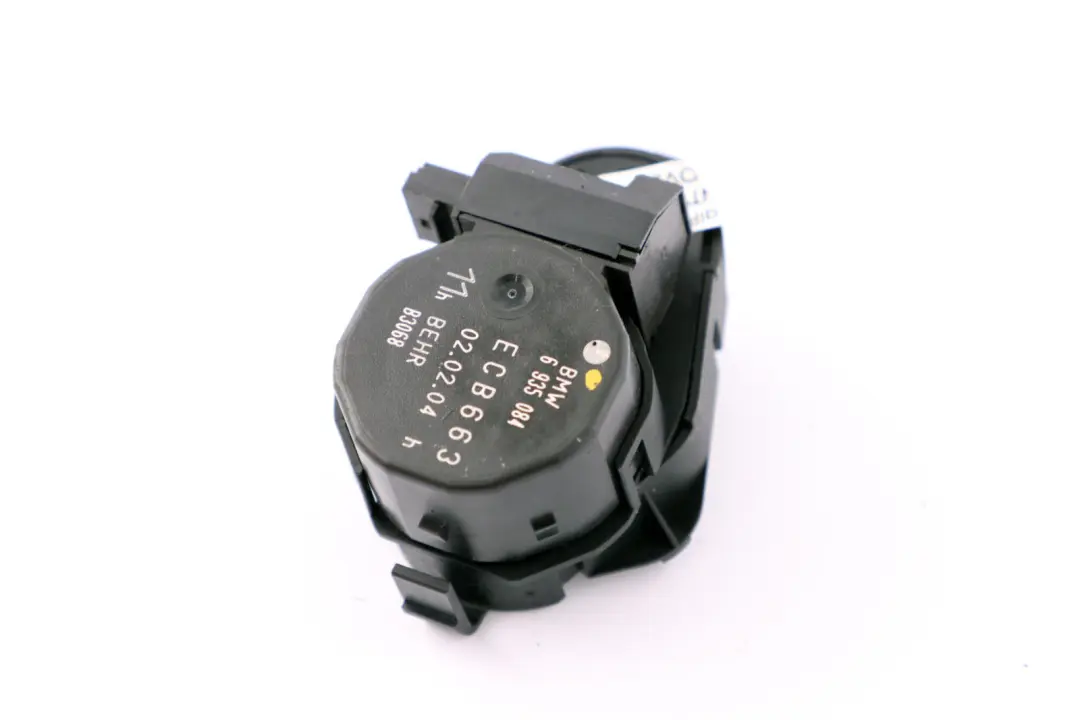 BMW 7 Series E65 E66 E67 Left Warm Air Flap Actuator N/S - SKU 6935084 - Part number 6935084