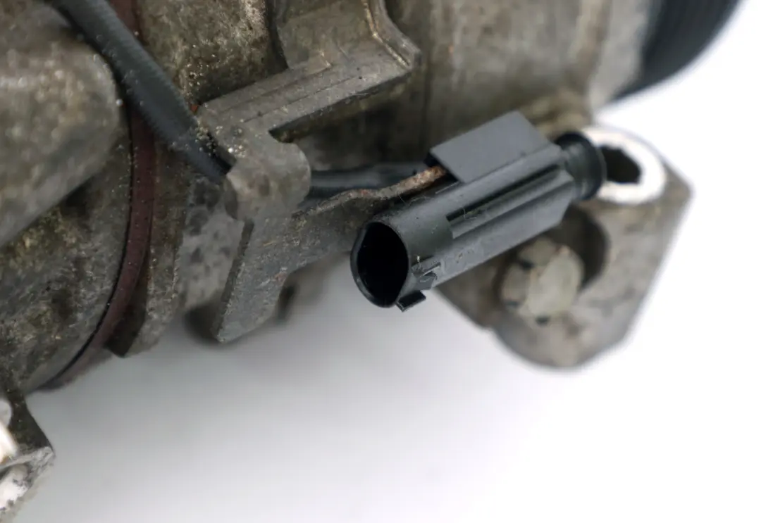 M47N2 Diesel Klimakompressor für BMW 1 3 er E87 E90 E91 mit Teilenummer 6935613 BMW 1 3 er E87 E90 E91 M47N2 Diesel Klimakompressor - SKU 6935613 - Teilenummer 6935613