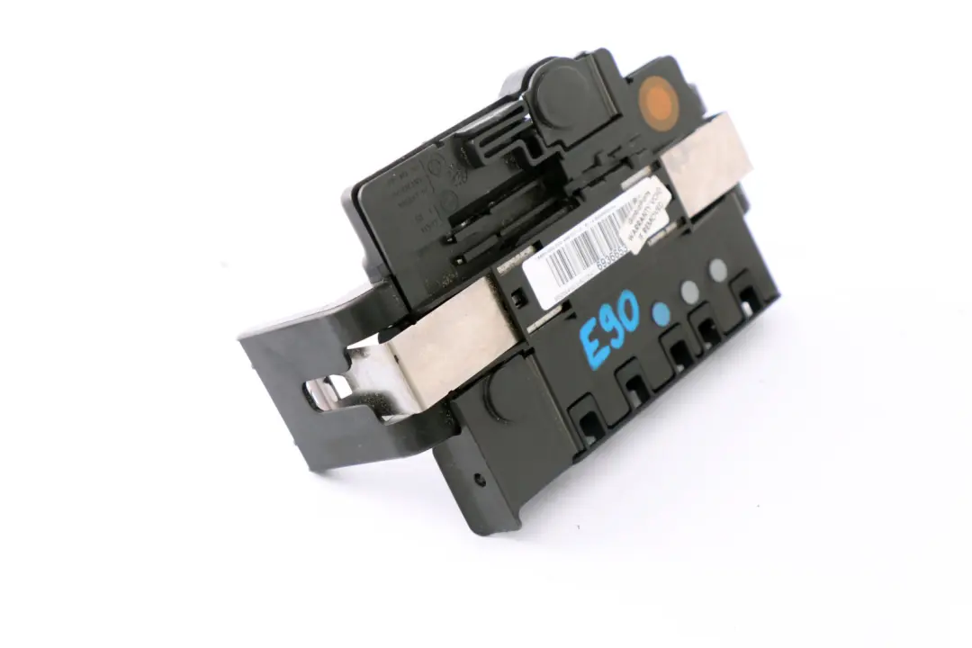 Distribution Box pour BMW E81 E82 E84 E87 E88 E90 E91 E92 Power à propos du numéro de pièce 6971370 BMW E81 E82 E84 E87 E88 E90 E91 E92 Power Distribution Box - SKU 6936653 - Numéro de pièce 6971370