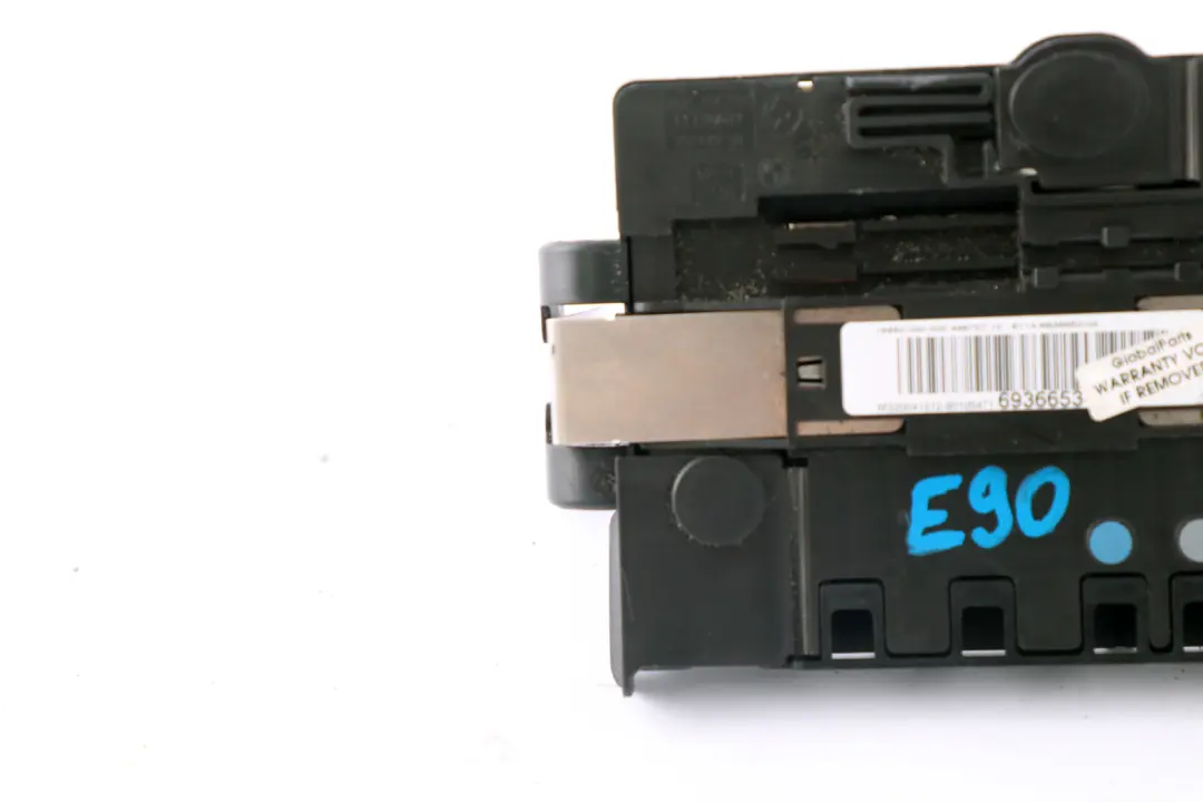 Distribution Box pour BMW E81 E82 E84 E87 E88 E90 E91 E92 Power à propos du numéro de pièce 6971370 BMW E81 E82 E84 E87 E88 E90 E91 E92 Power Distribution Box - SKU 6936653 - Numéro de pièce 6971370