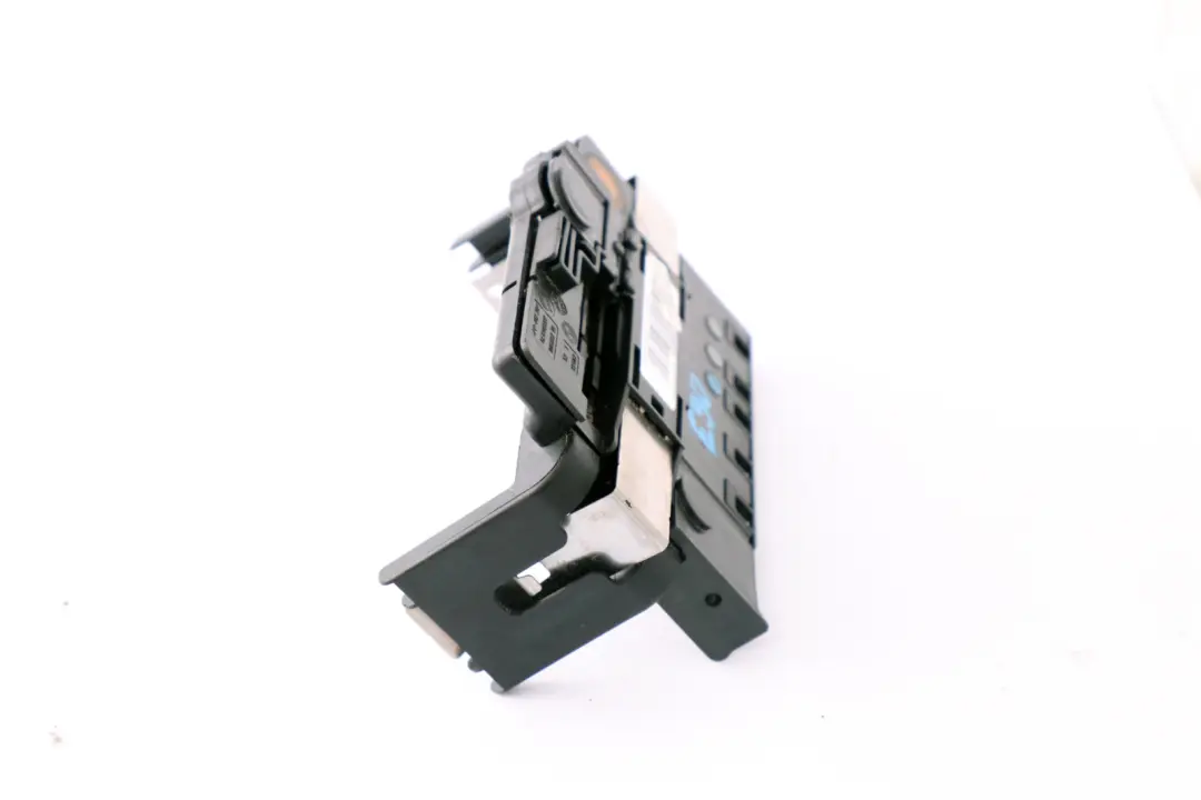 Caja de distribución de energía para BMW E81 E82 E84 E87 E88 E90 E91 E92 con número de pieza 6971370 BMW E81 E82 E84 E87 E88 E90 E91 E92 Caja de distribución de energía - SKU 6936653 - Número de pieza 6971370