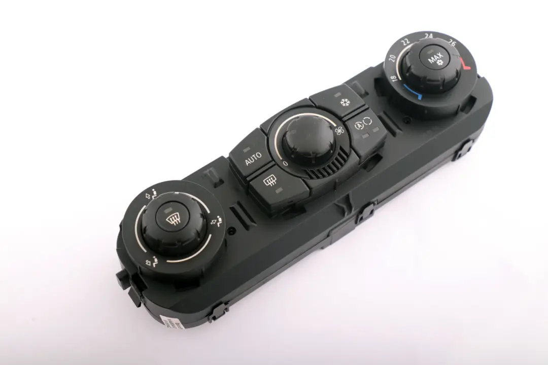 Pannello di controllo dell'aria condizionata automatica A/C per BMW Z4 E85 con numero di parte 6936895 BMW Z4 E85 Pannello di controllo dell'aria condizionata automatica A/C - SKU 6936895 - Numero di parte 6936895