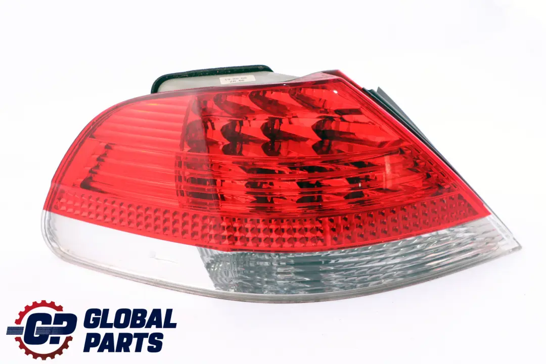 BMW E65 E66 E67 Feu Arrière dans le Panneau Latéral Blanc Gauche - SKU 6937235 - Numéro de pièce 6937235