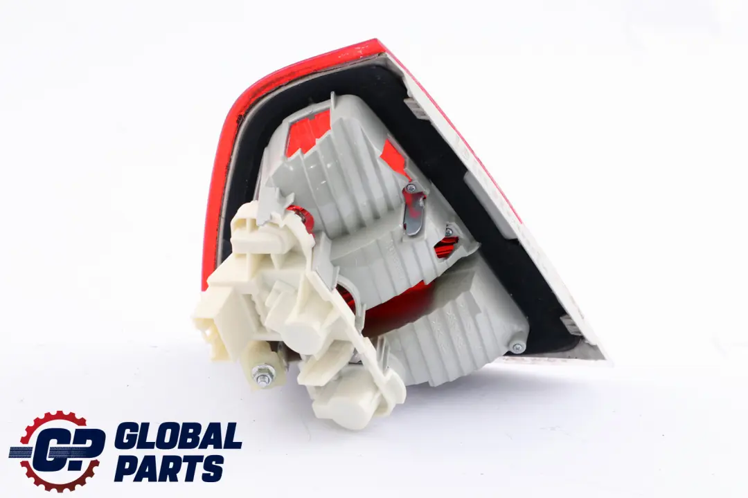 Heckleuchte Heckklappe hinten rechts 6321 für BMW 3 er E90 mit Teilenummer 6937460 BMW 3 er E90 Heckleuchte Heckklappe hinten rechts 6321 - SKU 6937460 - Teilenummer 6937460