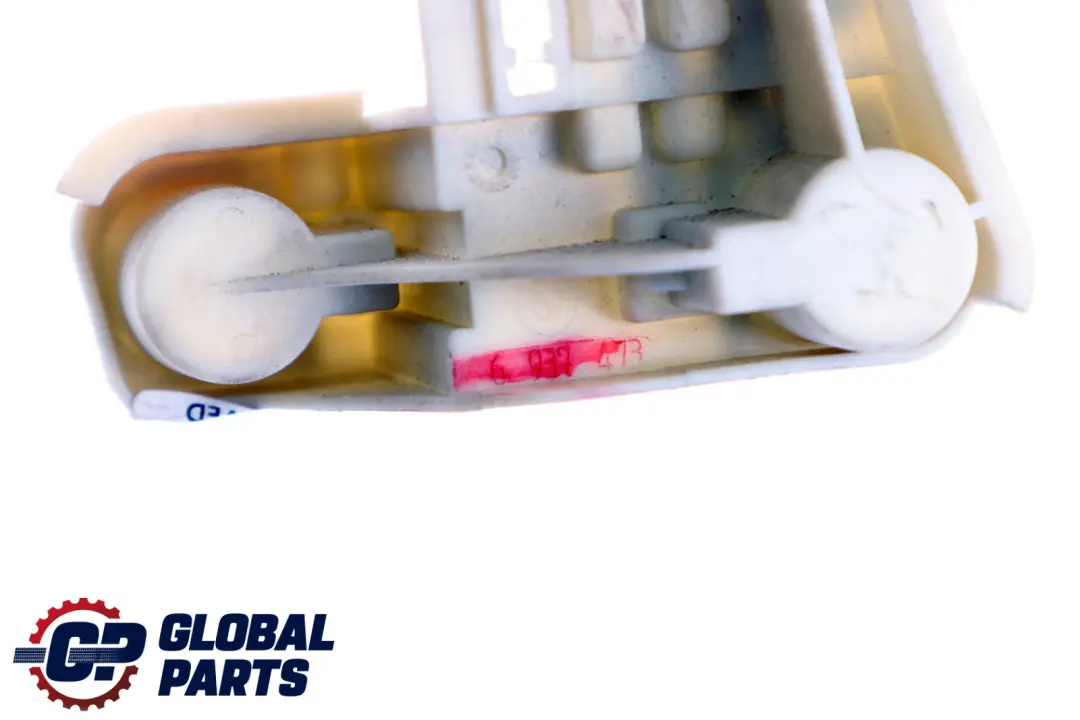 Portalampada Posteriore Esterno Sinistro per BMW E90 con numero di parte 6937473 BMW E90 Portalampada Posteriore Esterno Sinistro - SKU 6937473 - Numero di parte 6937473