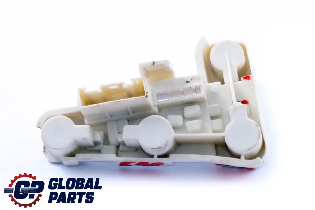 Portalamparas Trasero Panel Lateral Luz Derecha para BMW E90 con número de pieza 6937474 BMW E90 Portalamparas Trasero Panel Lateral Luz Derecha - SKU 6937474 - Número de pieza 6937474